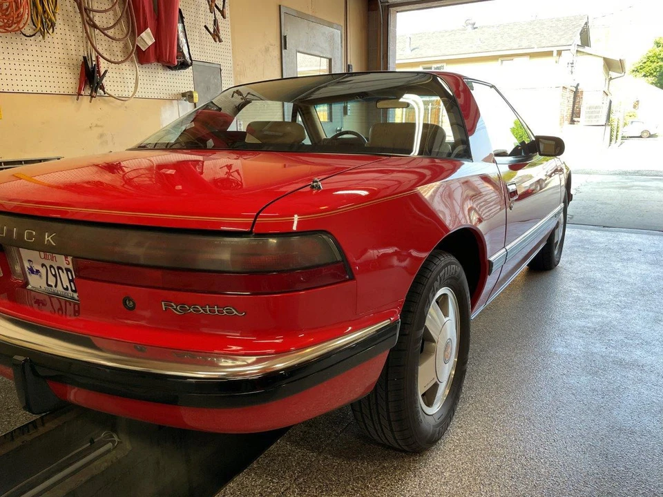1988 Buick Reatta - Image 15 of 31