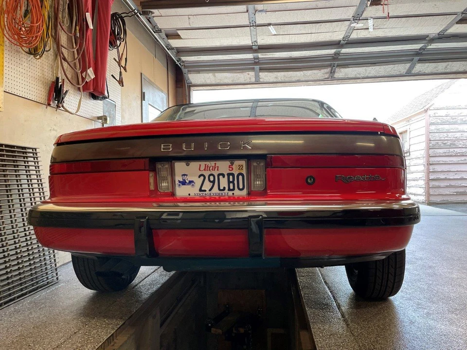 1988 Buick Reatta - Image 13 of 31