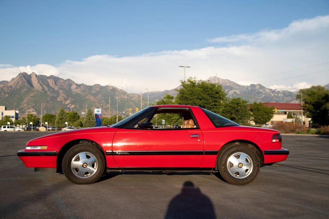 1988 Buick Reatta - Image 8 of 31