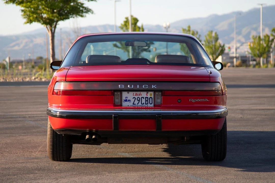 1988 Buick Reatta - Image 12 of 31