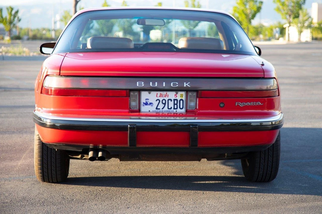 1988 Buick Reatta - Image 11 of 31