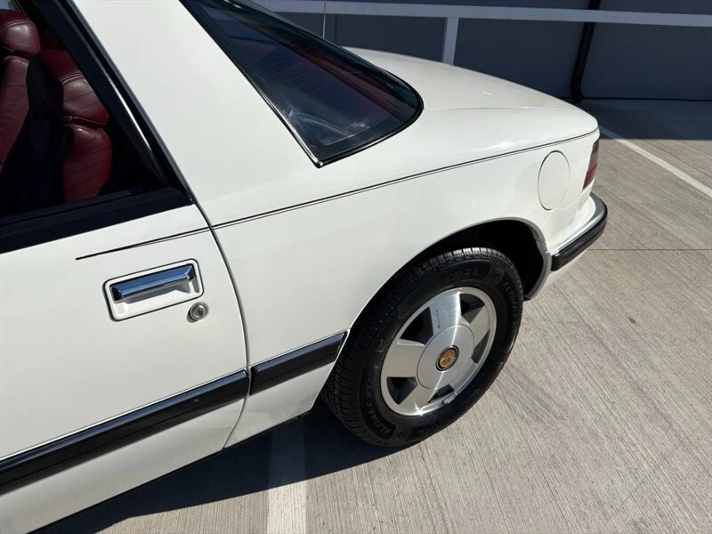 1988 Buick Reatta - Image 12 of 31