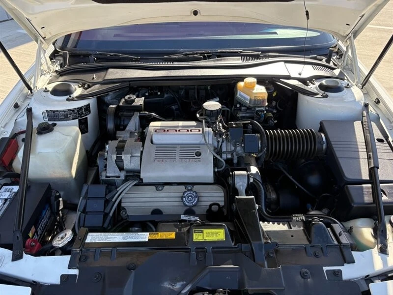 1988 Buick Reatta - Image 8 of 31