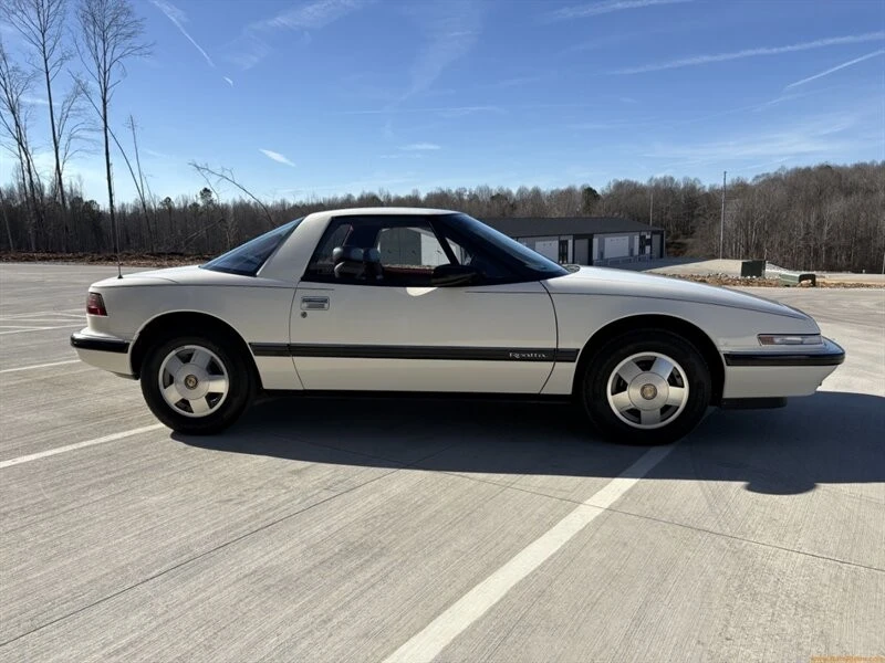 1988 Buick Reatta - Image 19 of 31