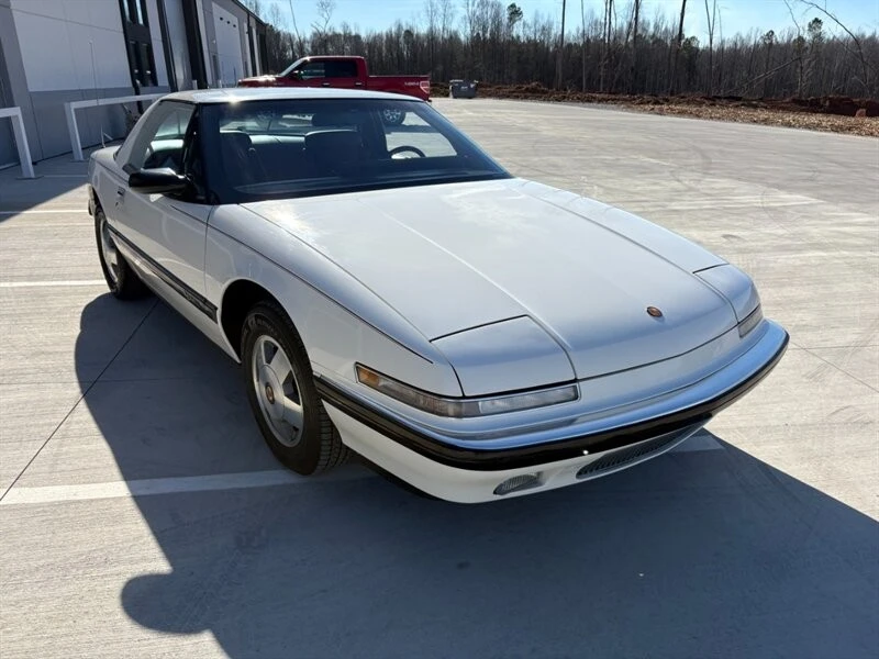 1988 Buick Reatta - Image 2 of 31