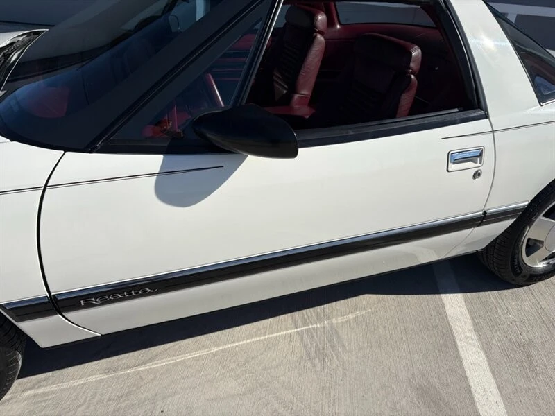 1988 Buick Reatta - Image 11 of 31