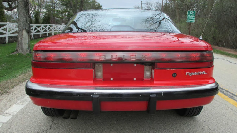 1988 Buick Reatta - Image 11 of 18