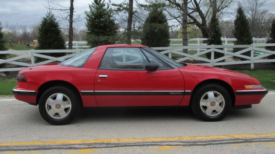 1988 Buick Reatta - Image 17 of 18