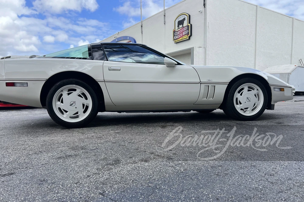 1988 Chevrolet Corvette C4 - Image 13 of 28