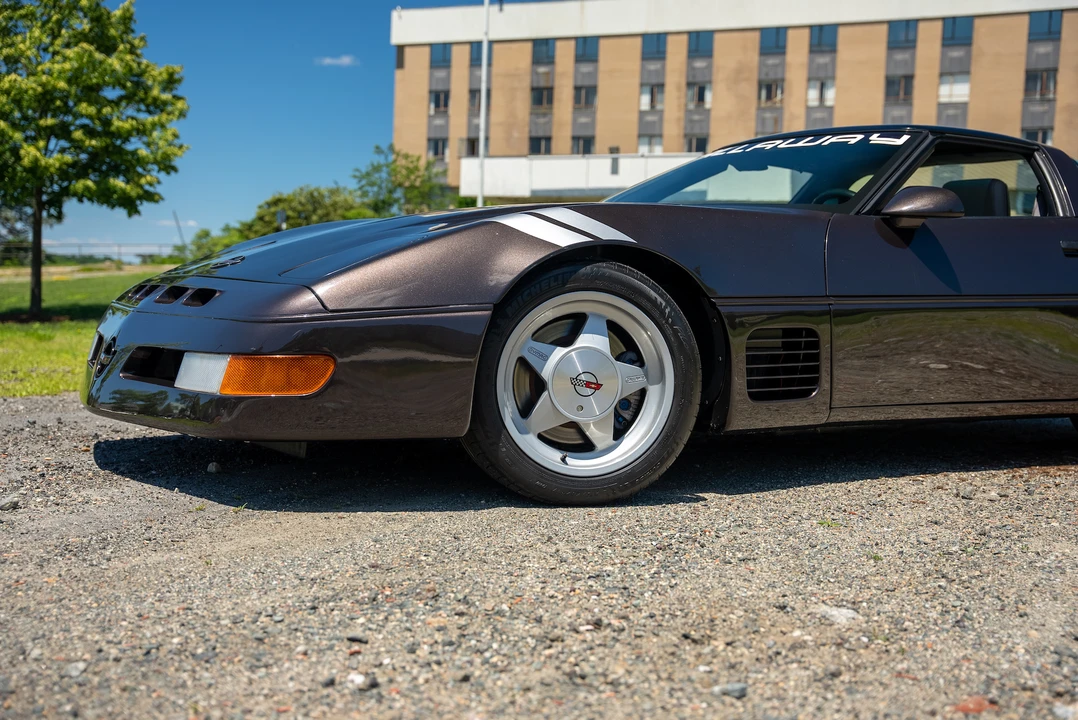 1988 Chevrolet Corvette C4 - Image 28 of 31
