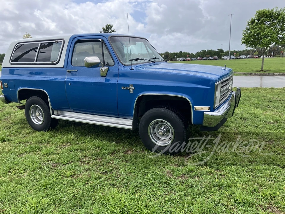 1988 Chevrolet K5 Blazer 2nd Gen - Image 11 of 20