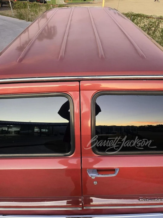 1988 Chevrolet Suburban 7th Gen - Image 9 of 31