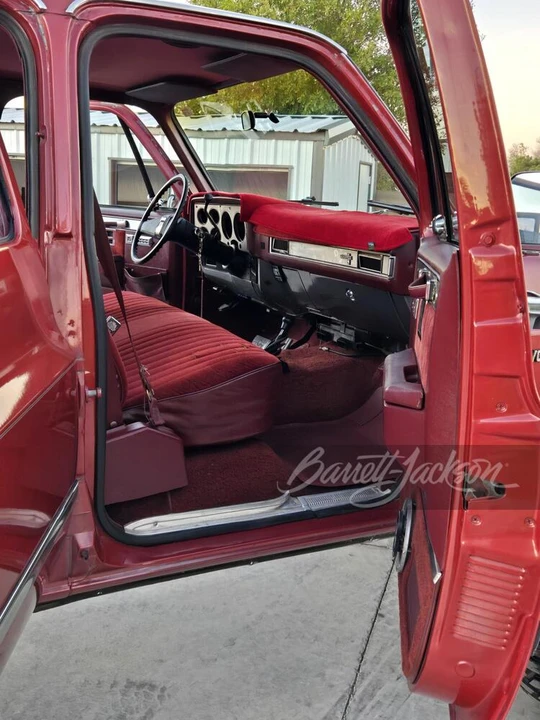 1988 Chevrolet Suburban 7th Gen - Image 11 of 31
