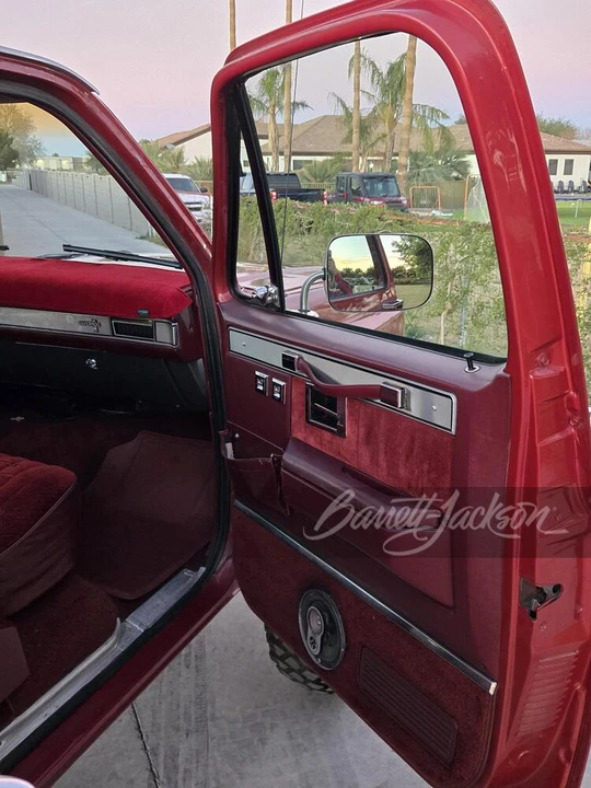 1988 Chevrolet Suburban 7th Gen - Image 12 of 31