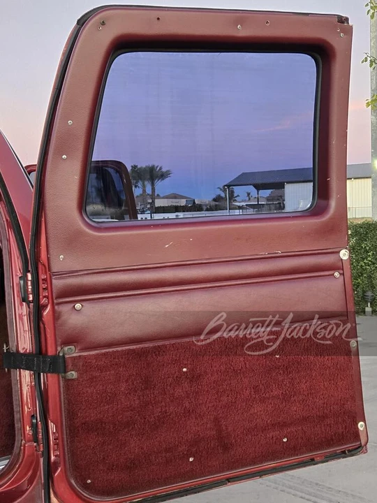 1988 Chevrolet Suburban 7th Gen - Image 14 of 31