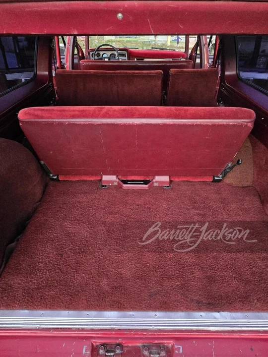 1988 Chevrolet Suburban 7th Gen - Image 17 of 31