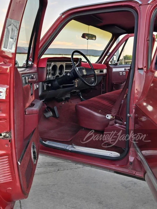 1988 Chevrolet Suburban 7th Gen - Image 23 of 31