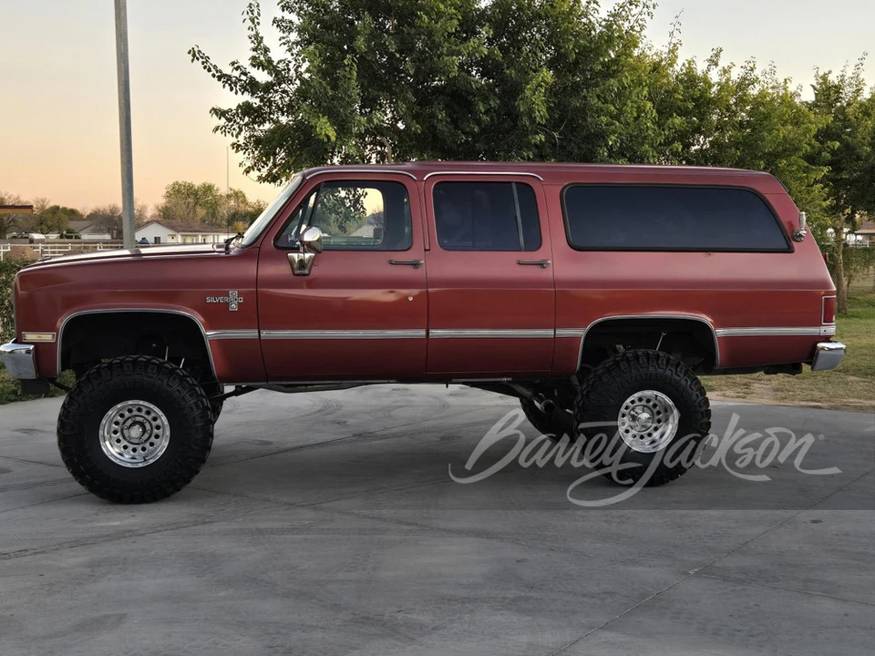 1988 Chevrolet Suburban 7th Gen - Image 28 of 31