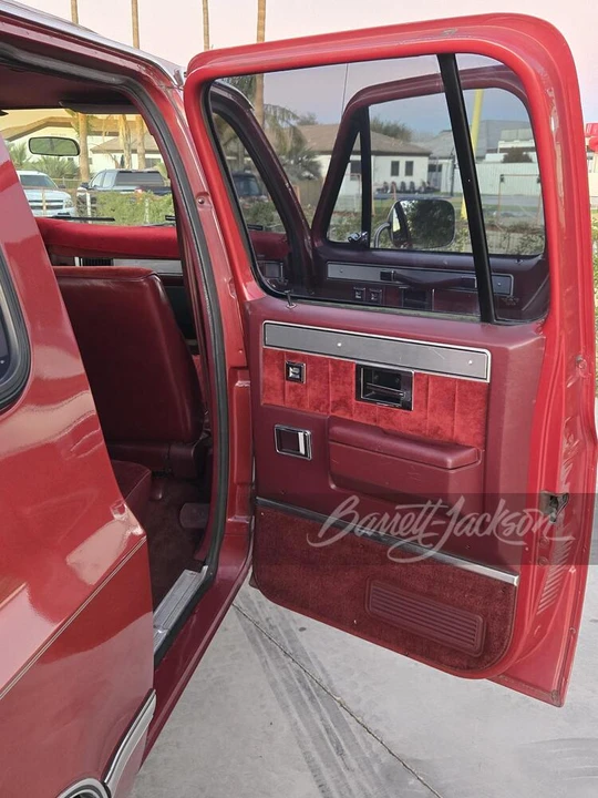 1988 Chevrolet Suburban 7th Gen - Image 30 of 31