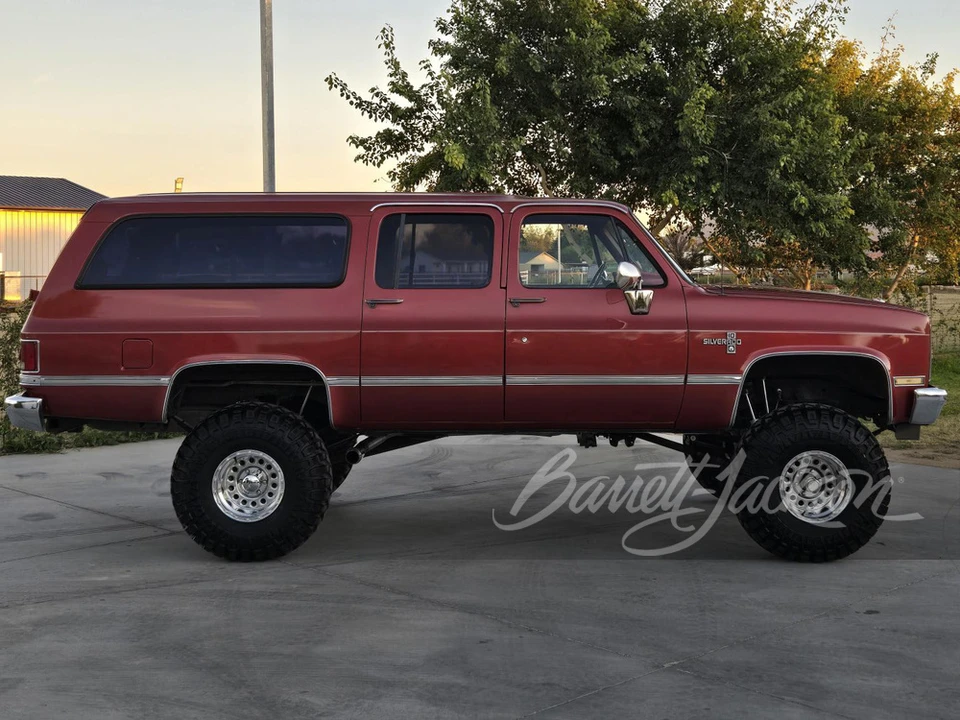 1988 Chevrolet Suburban 7th Gen - Image 4 of 31