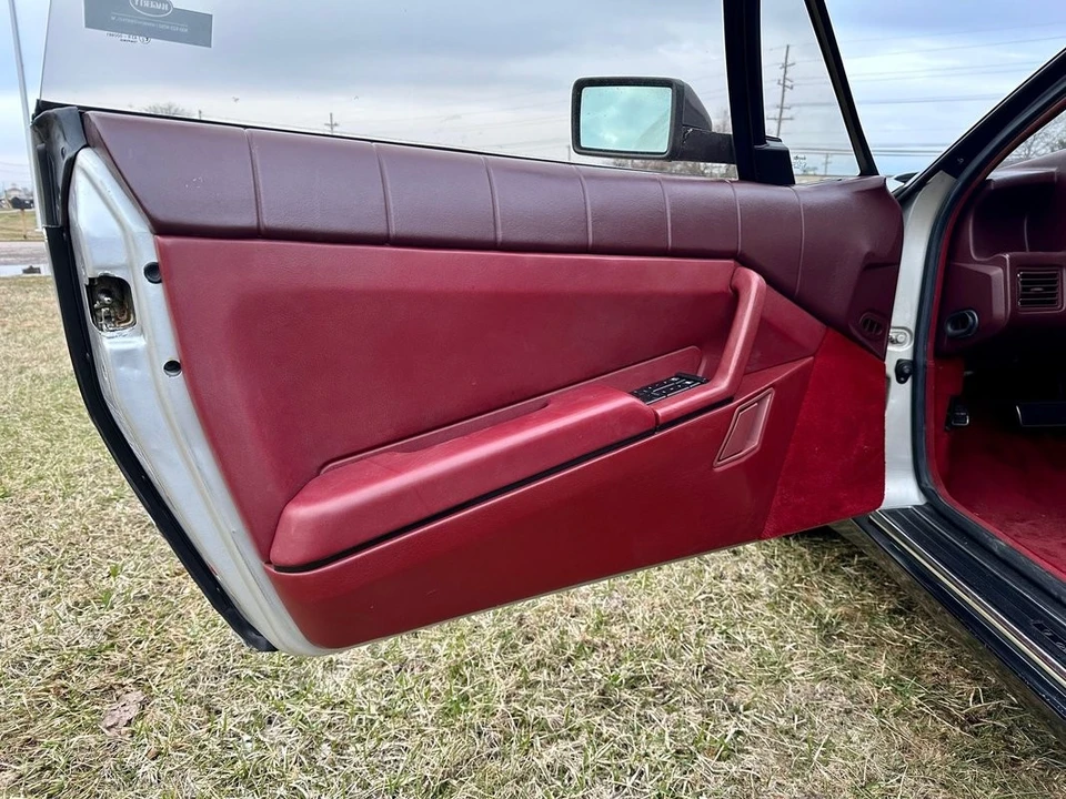 1988 Cadillac Allante - Image 25 of 31