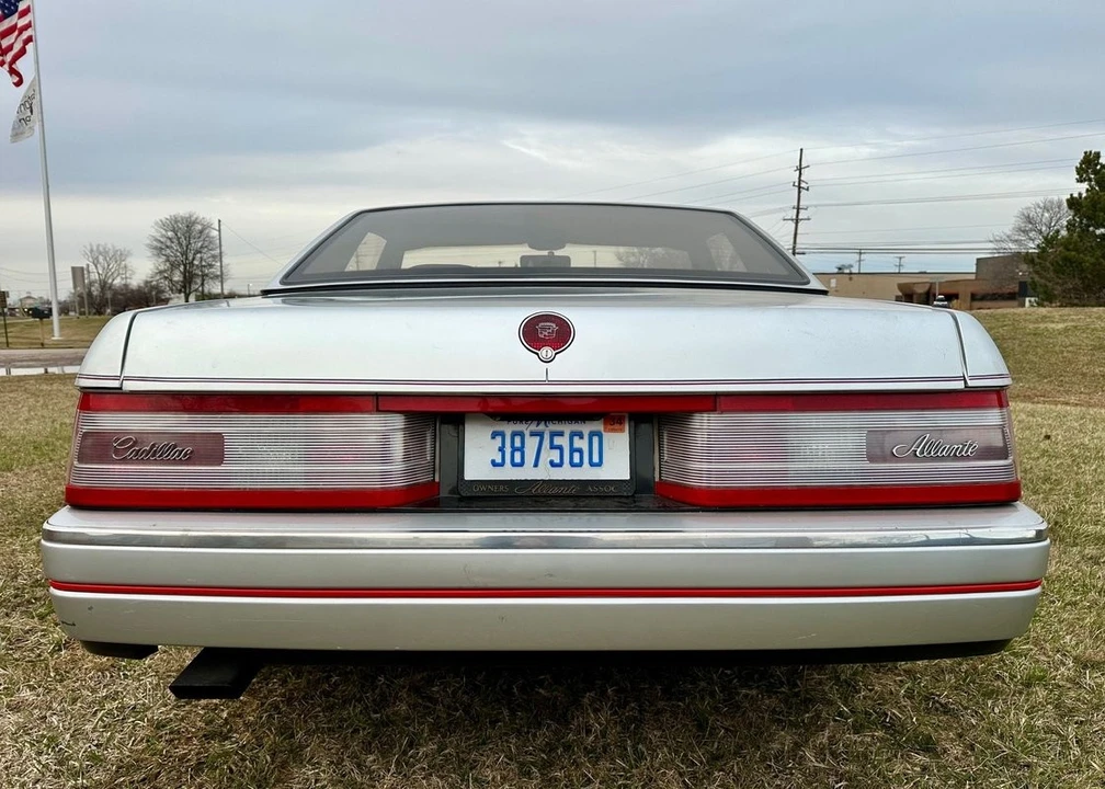 1988 Cadillac Allante - Image 6 of 21