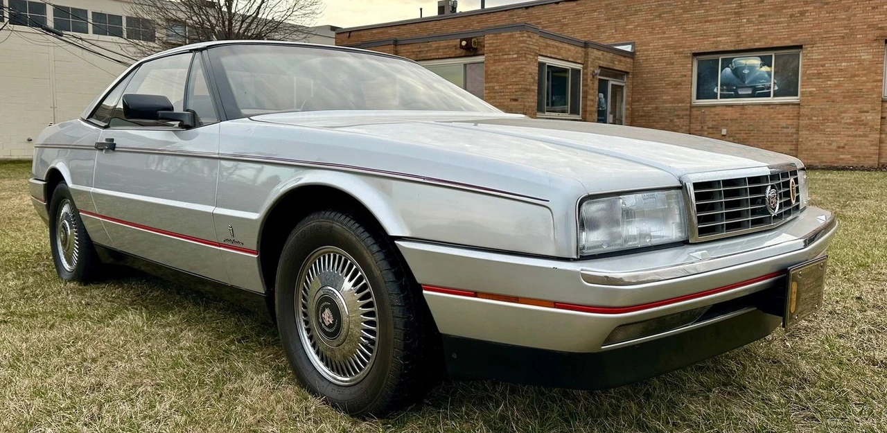 1988 Cadillac Allante - Image 12 of 21