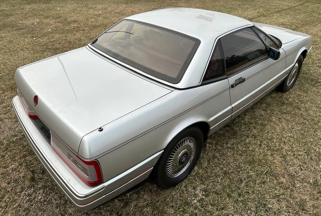1988 Cadillac Allante - Image 10 of 21