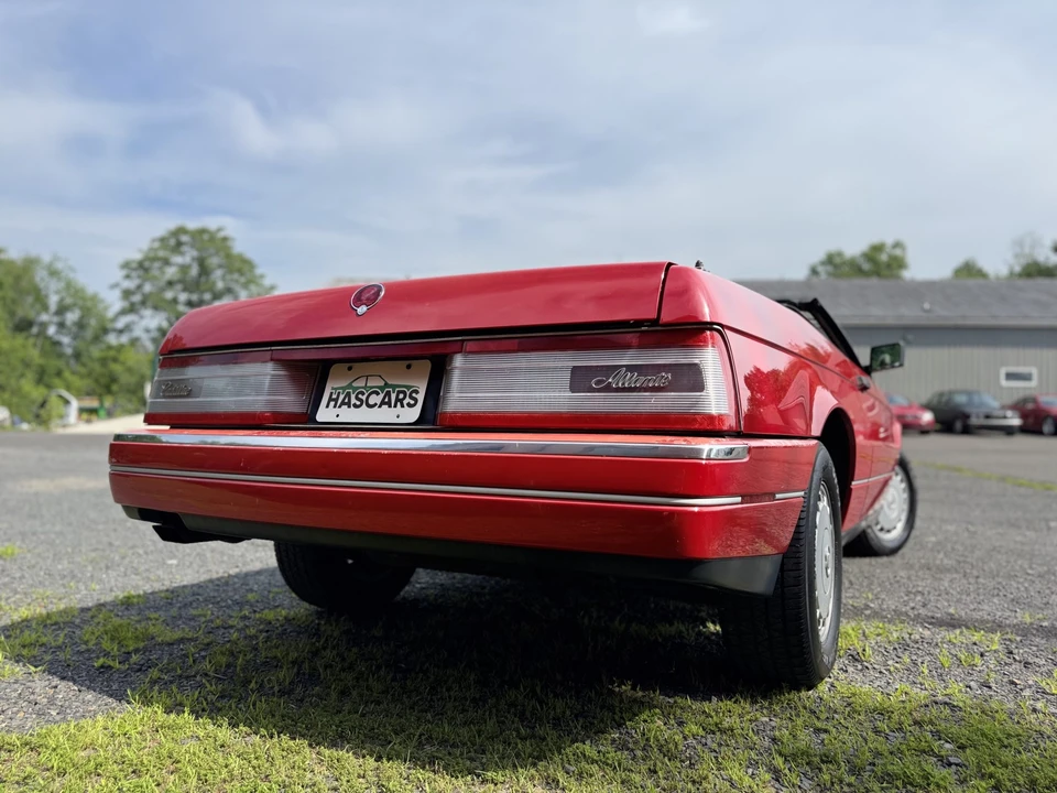 1988 Cadillac Allante - Image 10 of 31