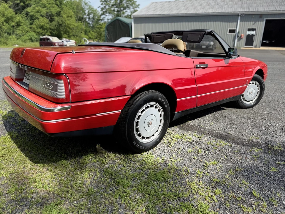 1988 Cadillac Allante - Image 11 of 31