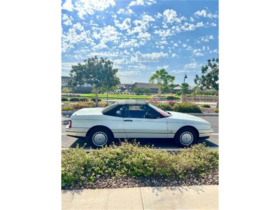 1988 Cadillac Allante - Image 9 of 12