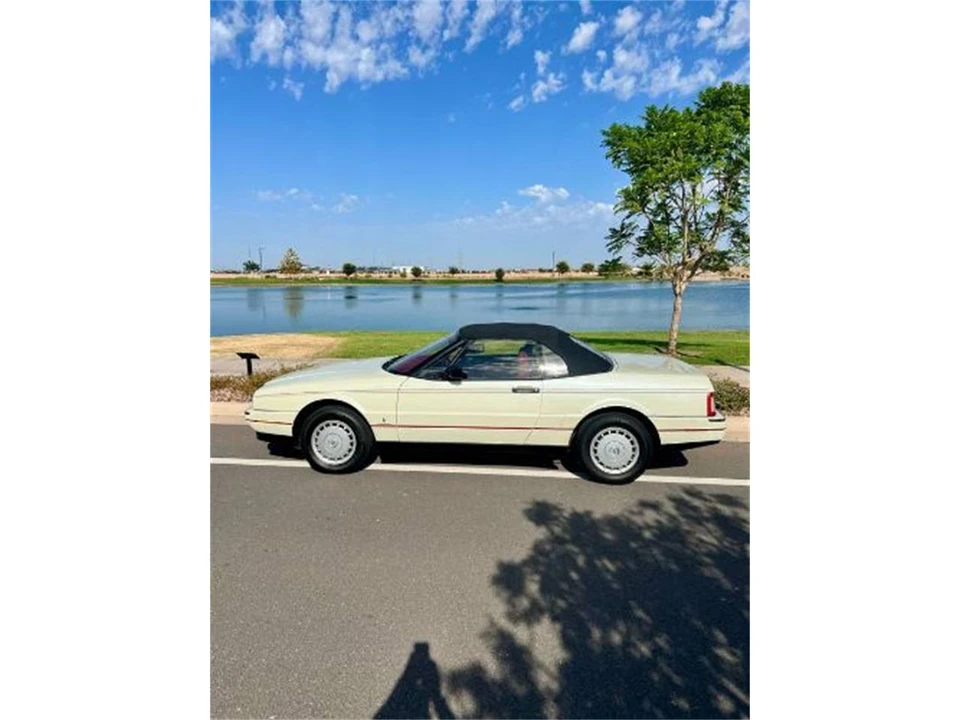 1988 Cadillac Allante - Image 11 of 12