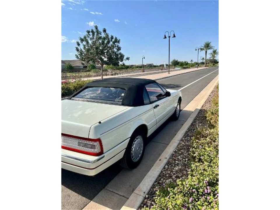 1988 Cadillac Allante - Image 8 of 12
