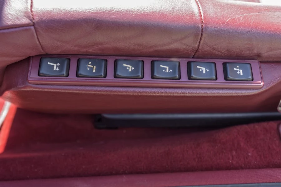 1988 Cadillac Allante - Image 19 of 31