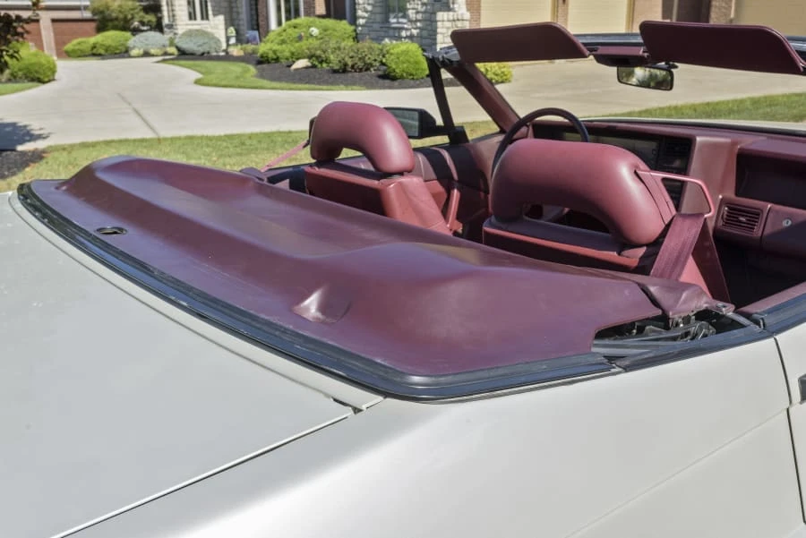1988 Cadillac Allante - Image 8 of 31