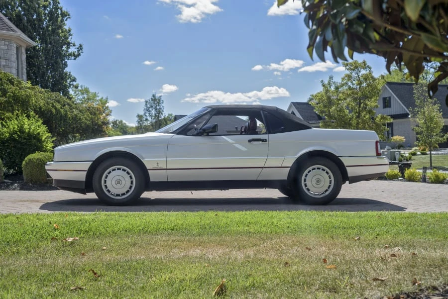 1988 Cadillac Allante - Image 2 of 31