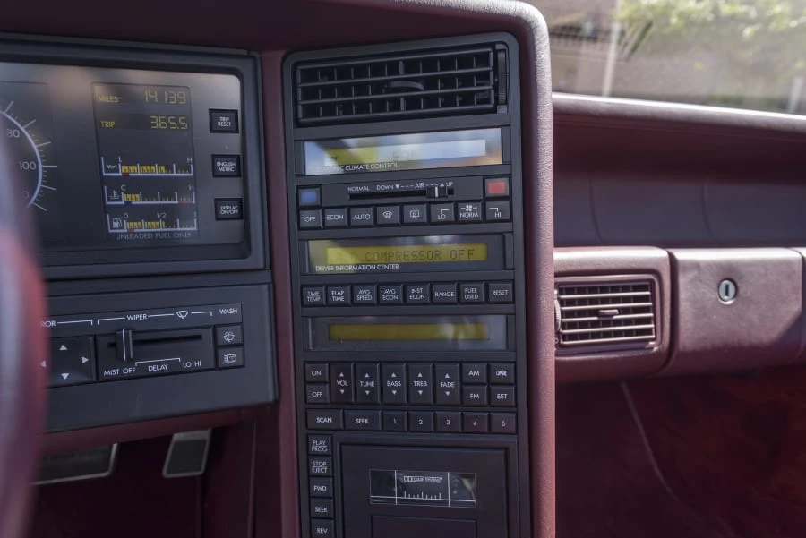 1988 Cadillac Allante - Image 26 of 31