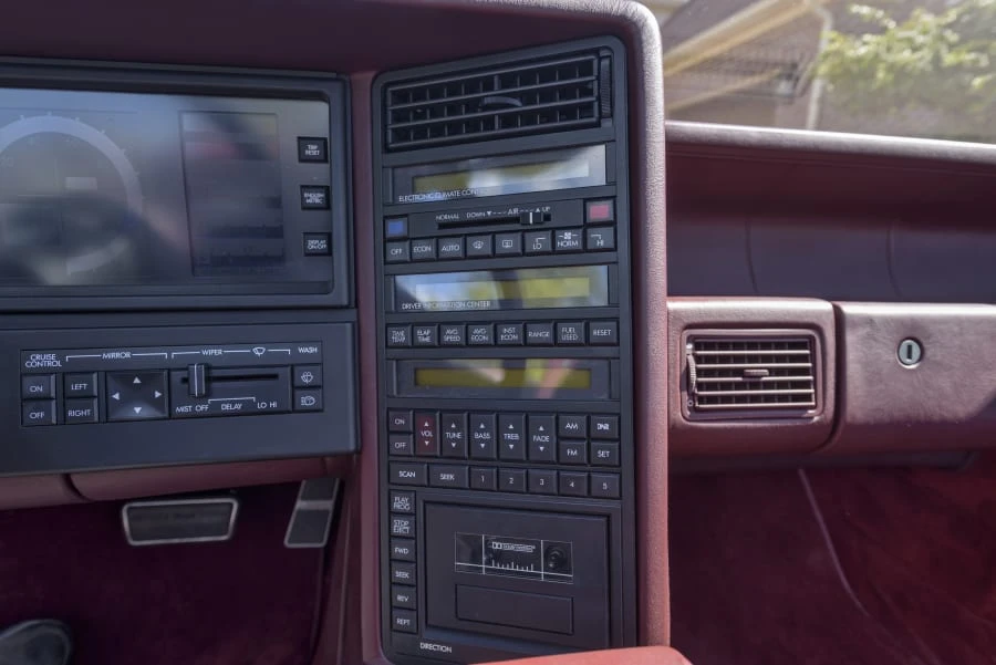 1988 Cadillac Allante - Image 22 of 31