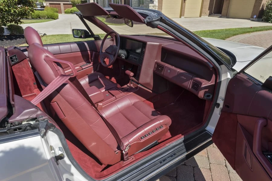 1988 Cadillac Allante - Image 17 of 31