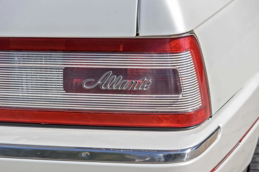 1988 Cadillac Allante - Image 15 of 31
