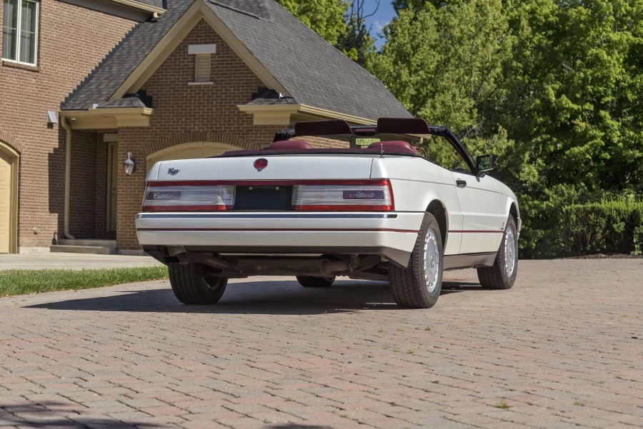 1988 Cadillac Allante - Image 3 of 31