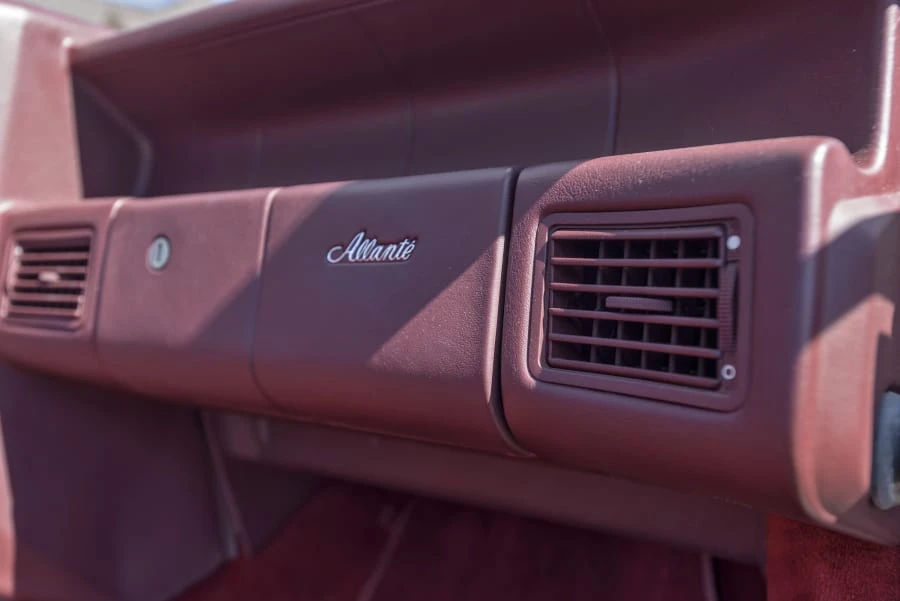 1988 Cadillac Allante - Image 25 of 31