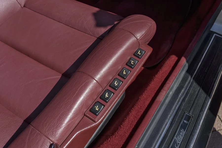 1988 Cadillac Allante - Image 29 of 31
