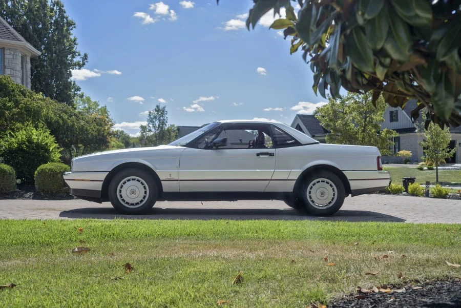 1988 Cadillac Allante - Image 16 of 31