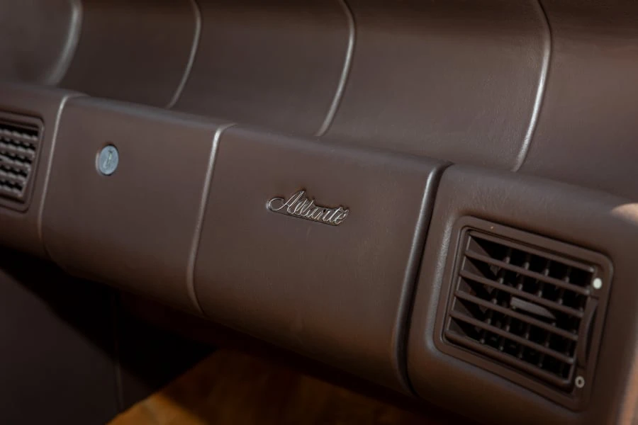 1988 Cadillac Allante - Image 28 of 31