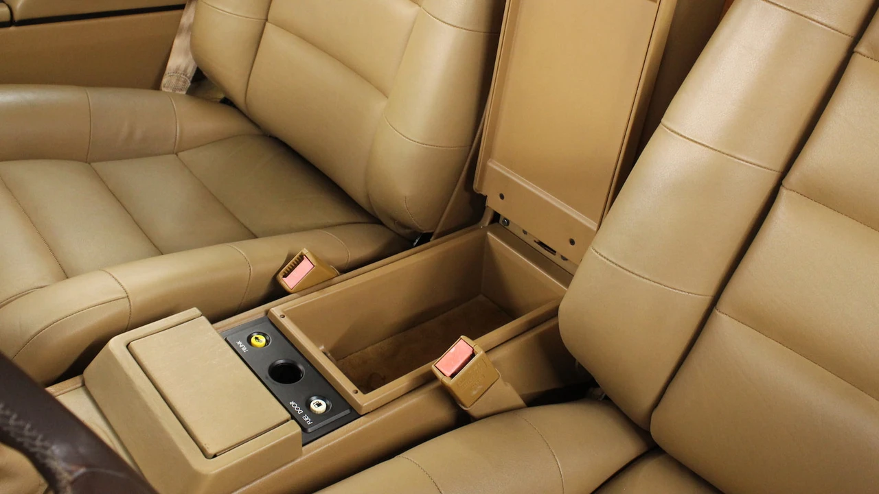 1988 Cadillac Allante - Image 10 of 31