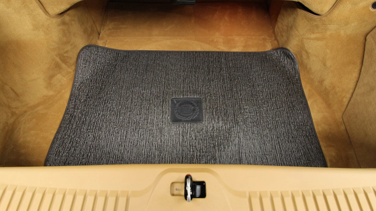 1988 Cadillac Allante - Image 12 of 31
