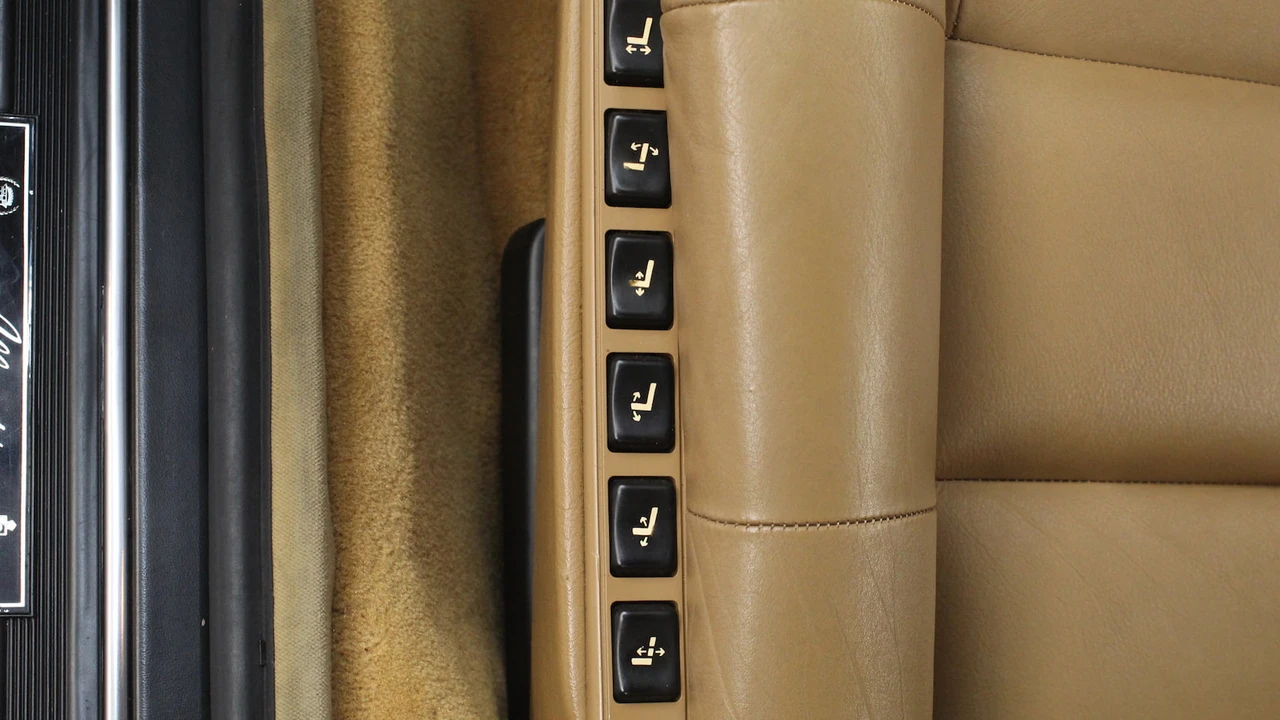 1988 Cadillac Allante - Image 19 of 31