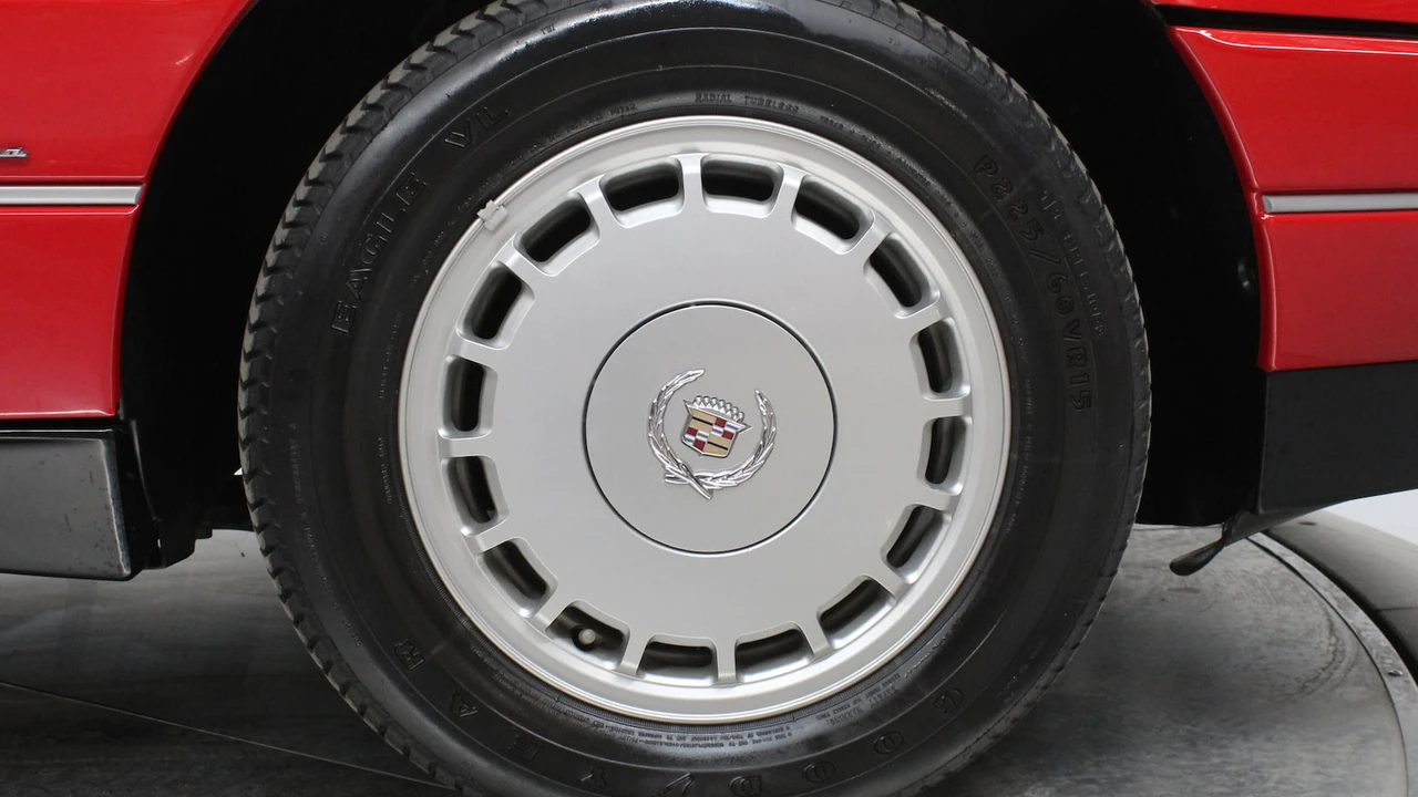 1988 Cadillac Allante - Image 27 of 31
