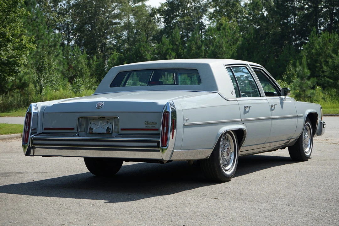 1988 Cadillac Brougham - Image 7 of 31
